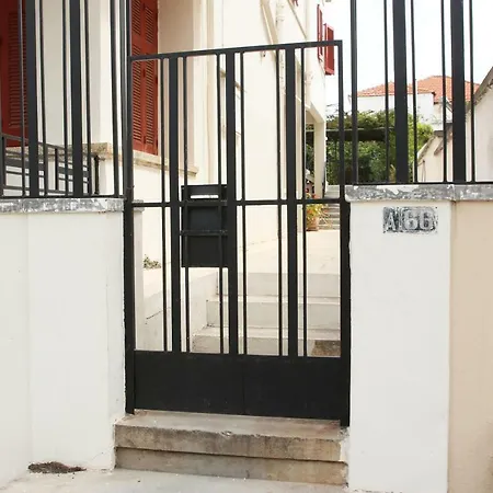 Spacious Townhouse Close To Chania Center Apartamento